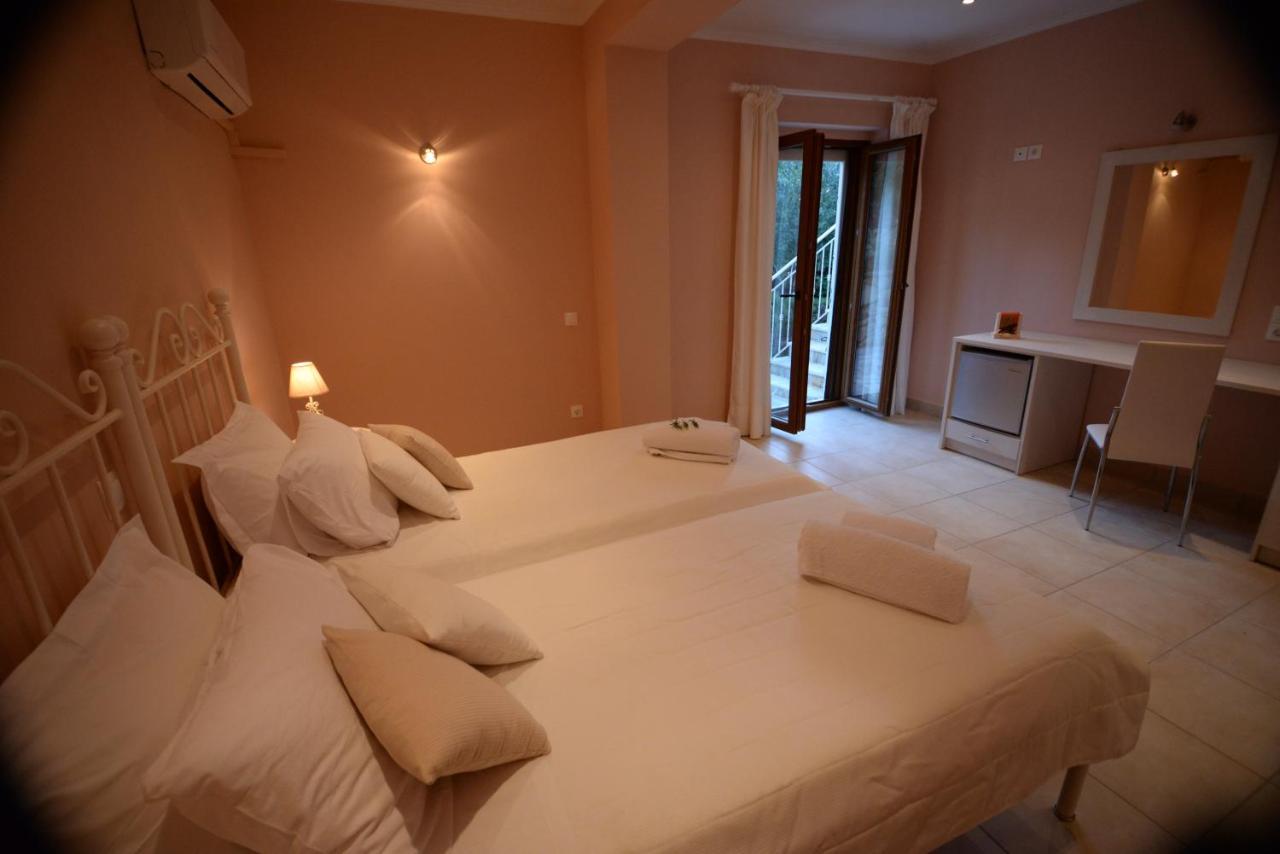 Villa Melanthi Kassiopi Corfu Eksteriør billede