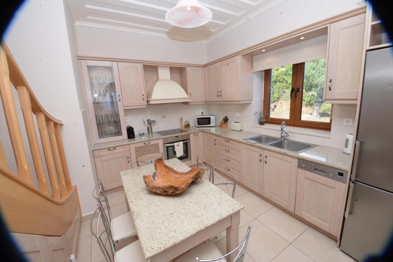 Villa Melanthi Kassiopi Corfu Eksteriør billede